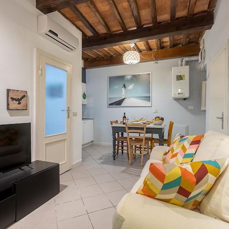 Piazza Dei Cavalieri Confortable Apartment Pisa Exteriör bild